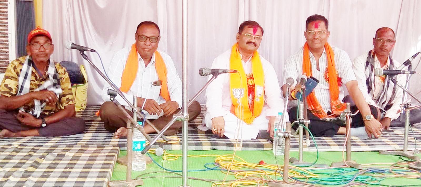मोदी ने आम लोगों के रोटी, कपड़ा और मकान की चिंता की - संतोष पांडे मोदी ने आम लोगों के रोटी, कपड़ा और मकान की चिंता की - संतोष पांडे