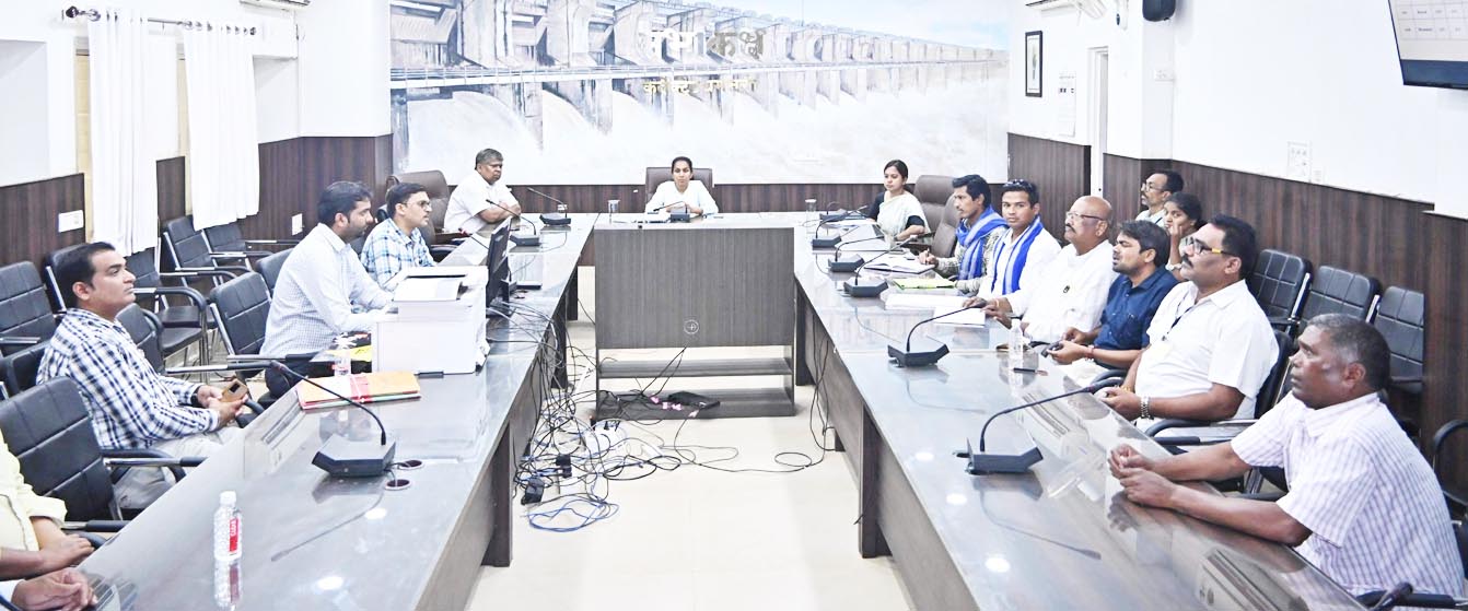 लोकसभा निर्वाचन 2024, ईवीएम मशीनों का प्रथम रेंडमाईजेशन