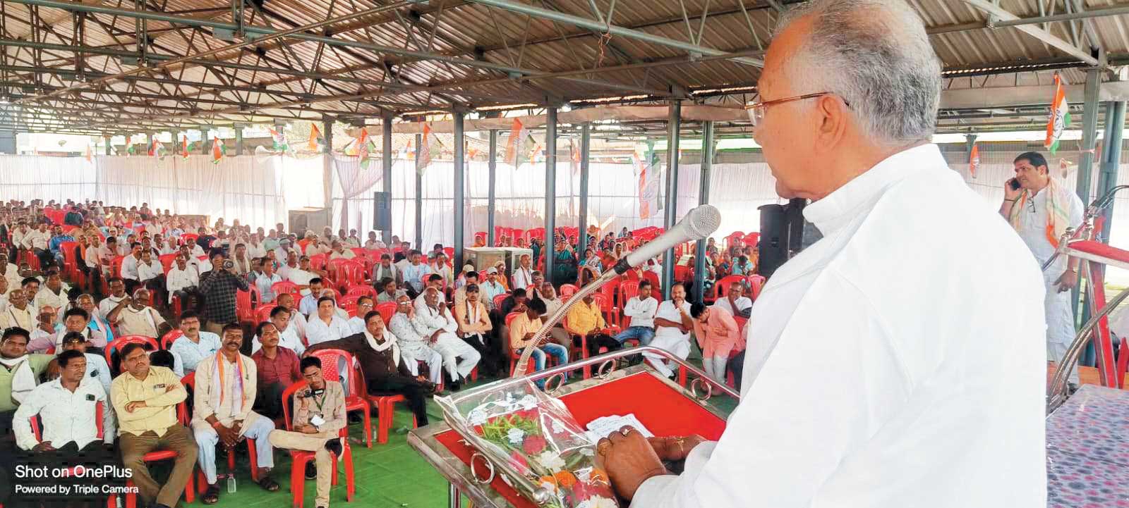होली मिलन के बहाने कांग्रेस प्रत्याशी कार्यकर्ताओं से मिले