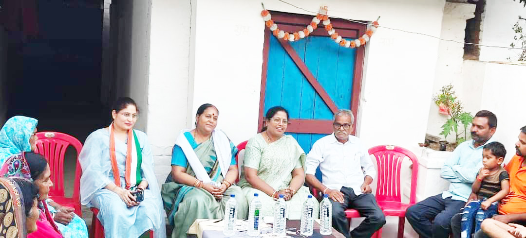 नांदगांव विस व वार्डों में कांग्रेस के पक्ष में प्रचार शुरू नांदगांव विस व वार्डों में कांग्रेस के पक्ष में प्रचार शुरू