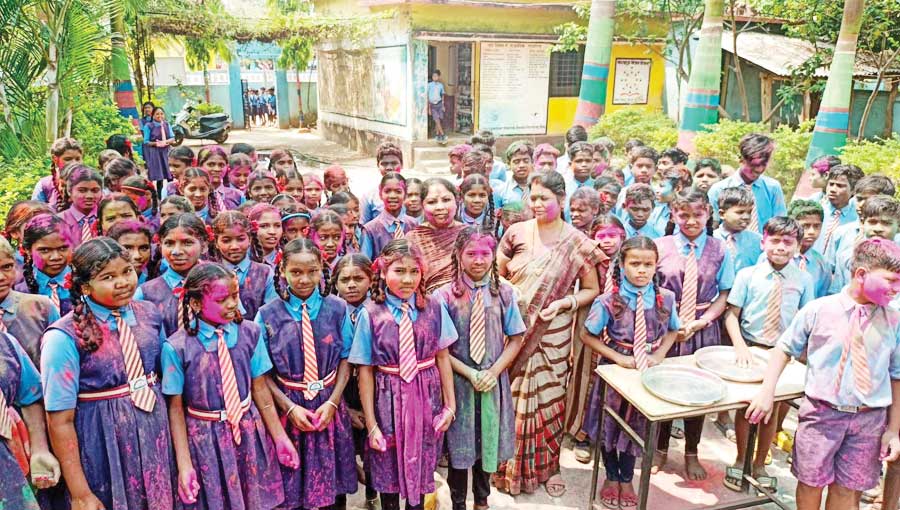 मड़ानार में रंगपंचमी उत्सव मड़ानार में रंगपंचमी उत्सव