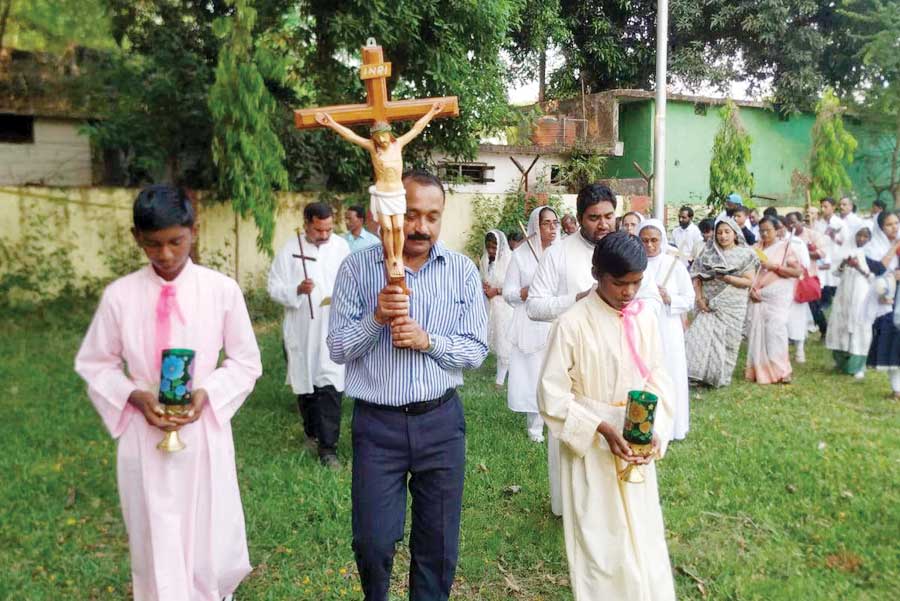 गुड फ्राइडे पर निकाला जुलूस