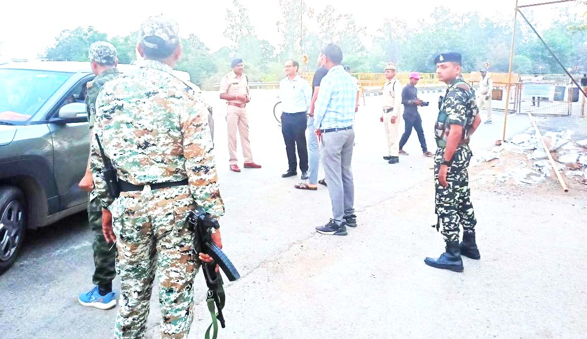 कलेक्टर ने किया बागनदी  चेक पोस्ट का निरीक्षण