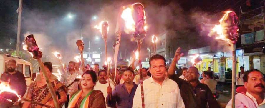 कांग्रेस का बैंक खाता सीज, विरोध में निकली मशाल रैली कांग्रेस का बैंक खाता सीज, विरोध में निकली मशाल रैली