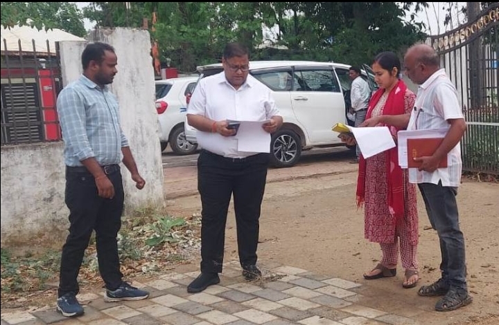 लापरवाही पर ठेकेदारों के खिलाफ नोटिस जारी करने निर्देश