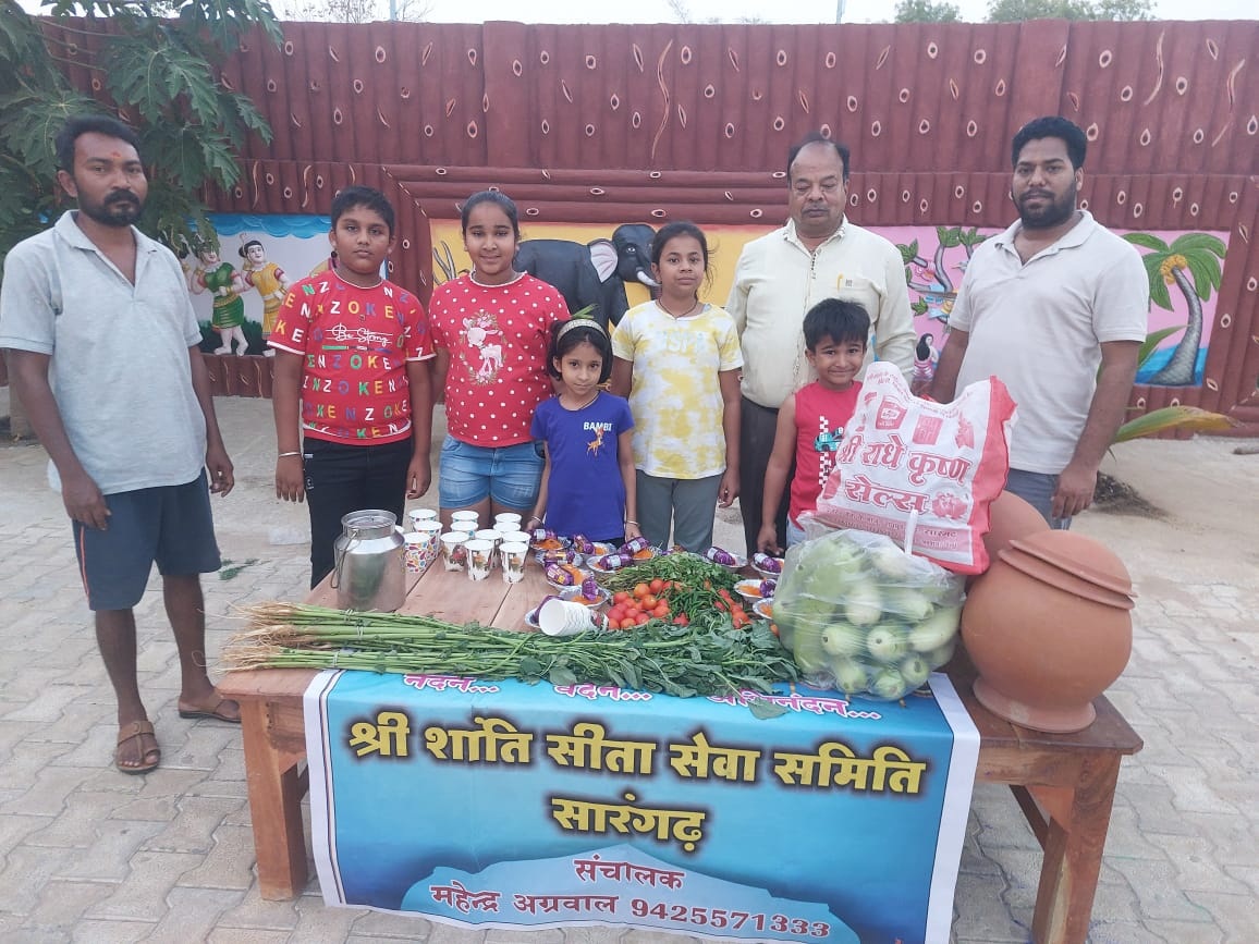 श्री शांति सीता सेवा समिति पहुंची वृद्धाश्रम