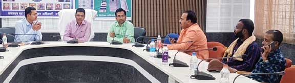 विशेष मतदान केंद्रों की समीक्षा