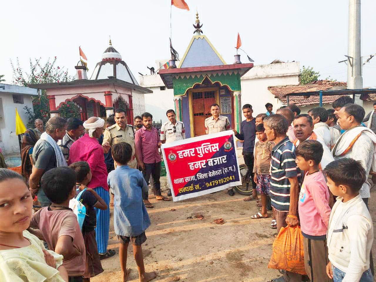 चौपाल लगा यातायात नियमों व नशे के दुष्प्रभाव की दी गई जानकारी