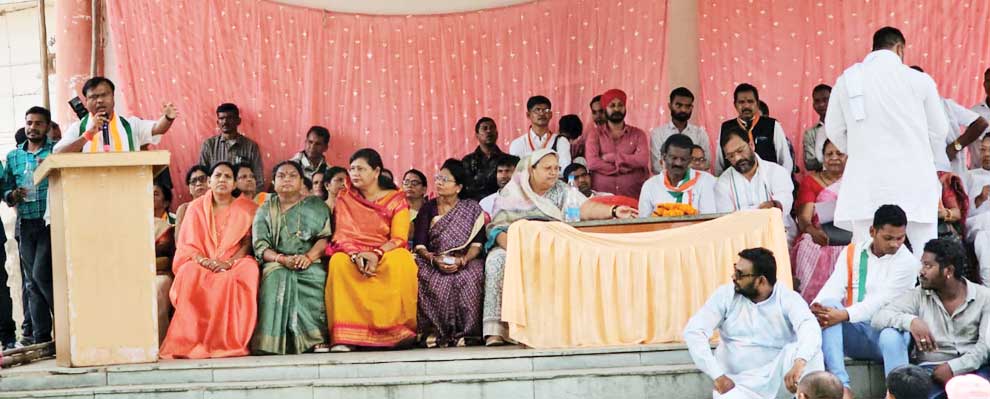 जनता को नींबू काटने वाला नहीं सडक़ बनाने वाला सांसद चाहिए -बैज जनता को नींबू काटने वाला नहीं सडक़ बनाने वाला सांसद चाहिए -बैज