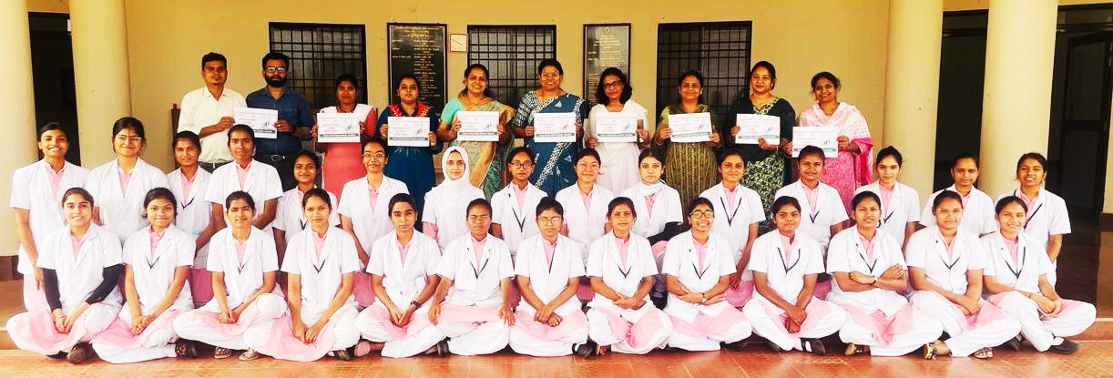 नर्सिंग छात्रों ने शत-प्रतिशत मतदान करने का लिया संकल्प नर्सिंग छात्रों ने शत-प्रतिशत मतदान करने का लिया संकल्प