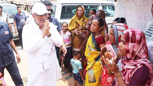 डेढ़ दर्जन गांव में बघेल ने किया दौरा, वर्तमान सरकार पर लगाया आरोप डेढ़ दर्जन गांव में बघेल ने किया दौरा, वर्तमान सरकार पर लगाया आरोप