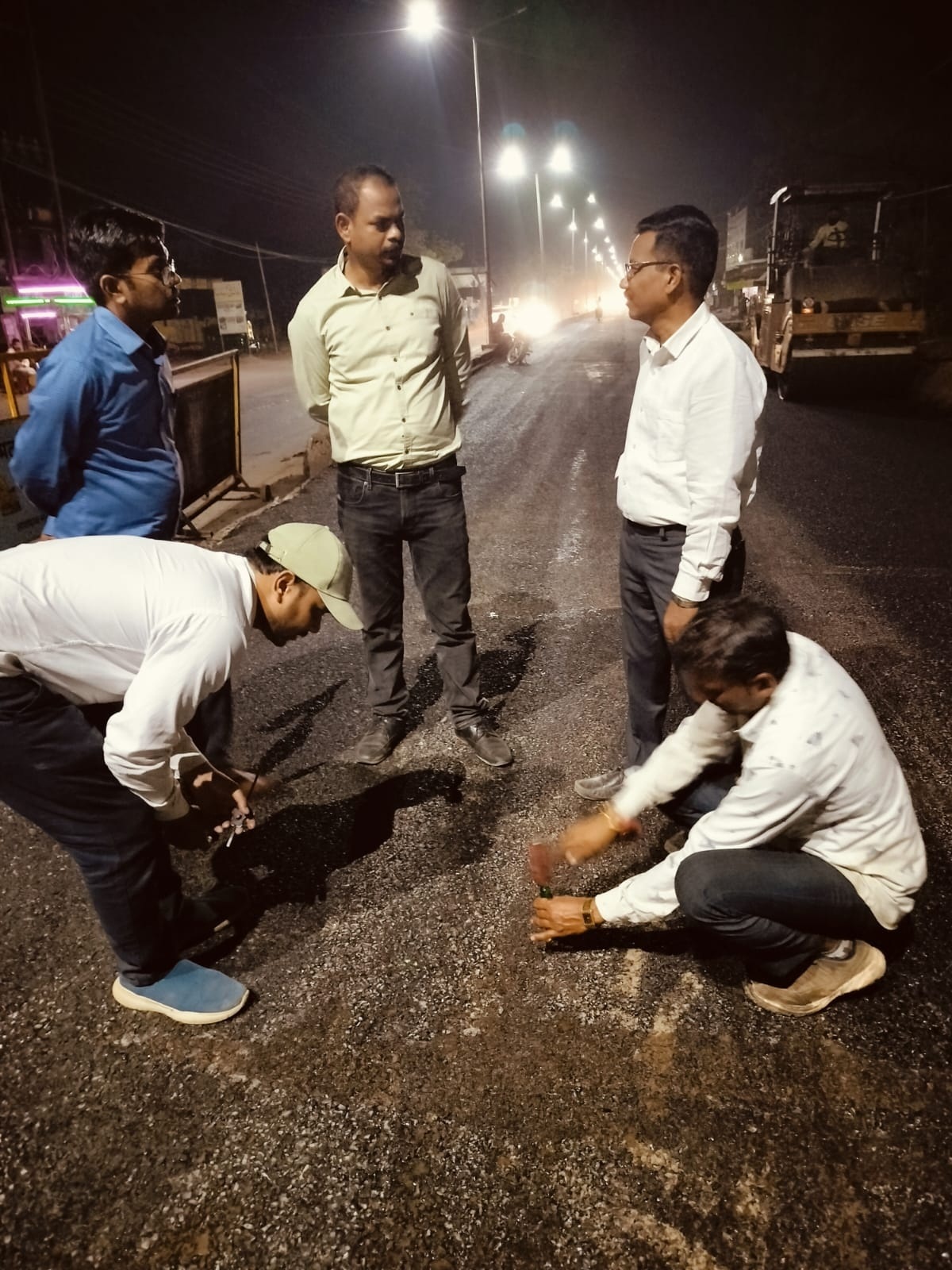 एनएच 30 सडक़ निर्माण कार्य  से शहरवासियों में खुशी