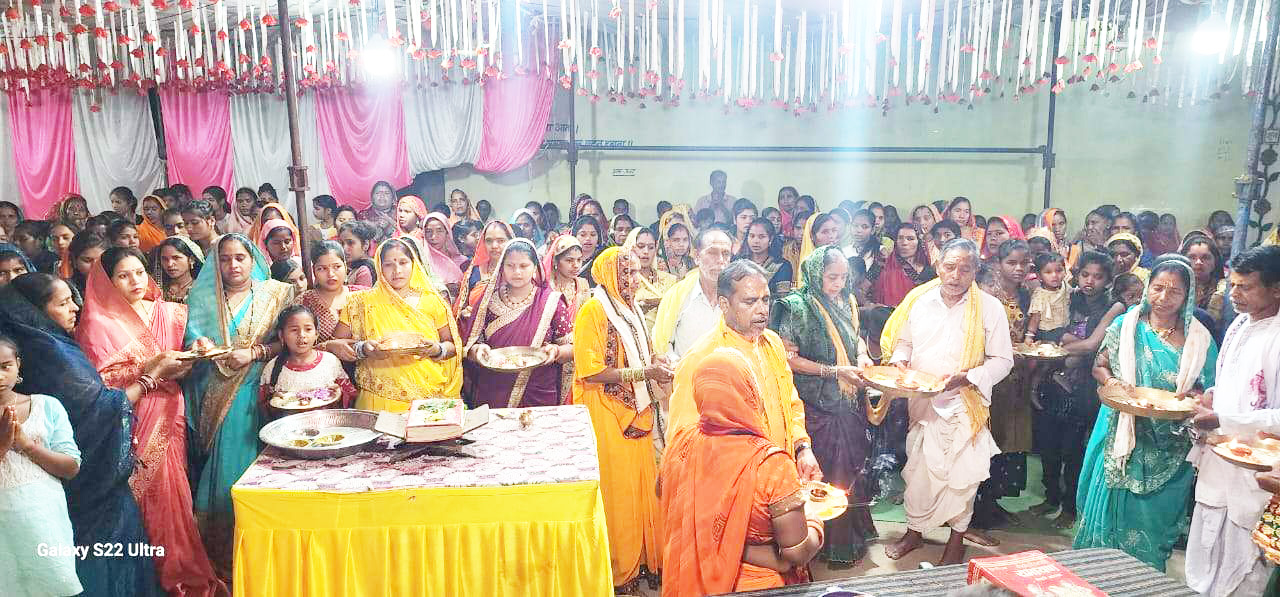 अखंड नवधा रामायण में  शामिल हुईं विधायक