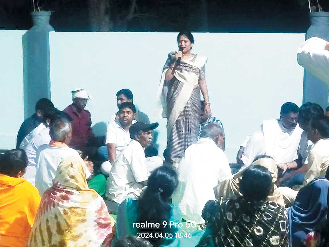 विधायक ने कार्यकर्ताओं को किया चार्ज