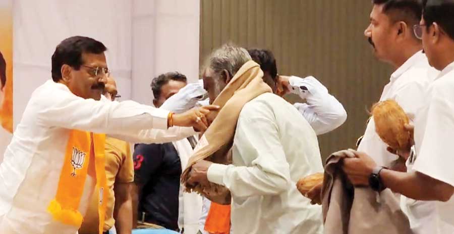 भाजपा व्यापारी प्रकोष्ठ की बैठक, कार्यकर्ताओं में भरा जोश भाजपा व्यापारी प्रकोष्ठ की बैठक, कार्यकर्ताओं में भरा जोश
