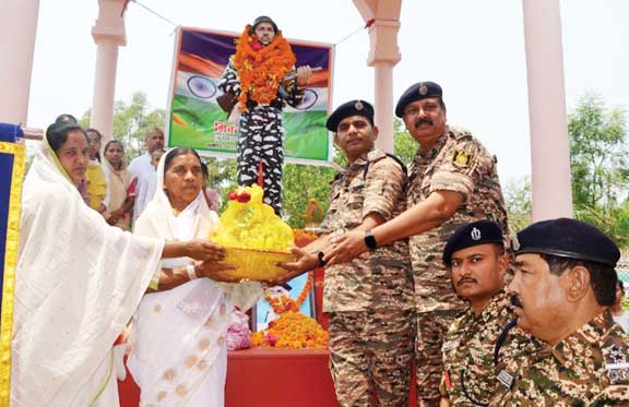 शहीद शिवलाल नेताम की पुण्य तिथि पर श्रद्धांजलि सभा शहीद शिवलाल नेताम की पुण्य तिथि पर श्रद्धांजलि सभा