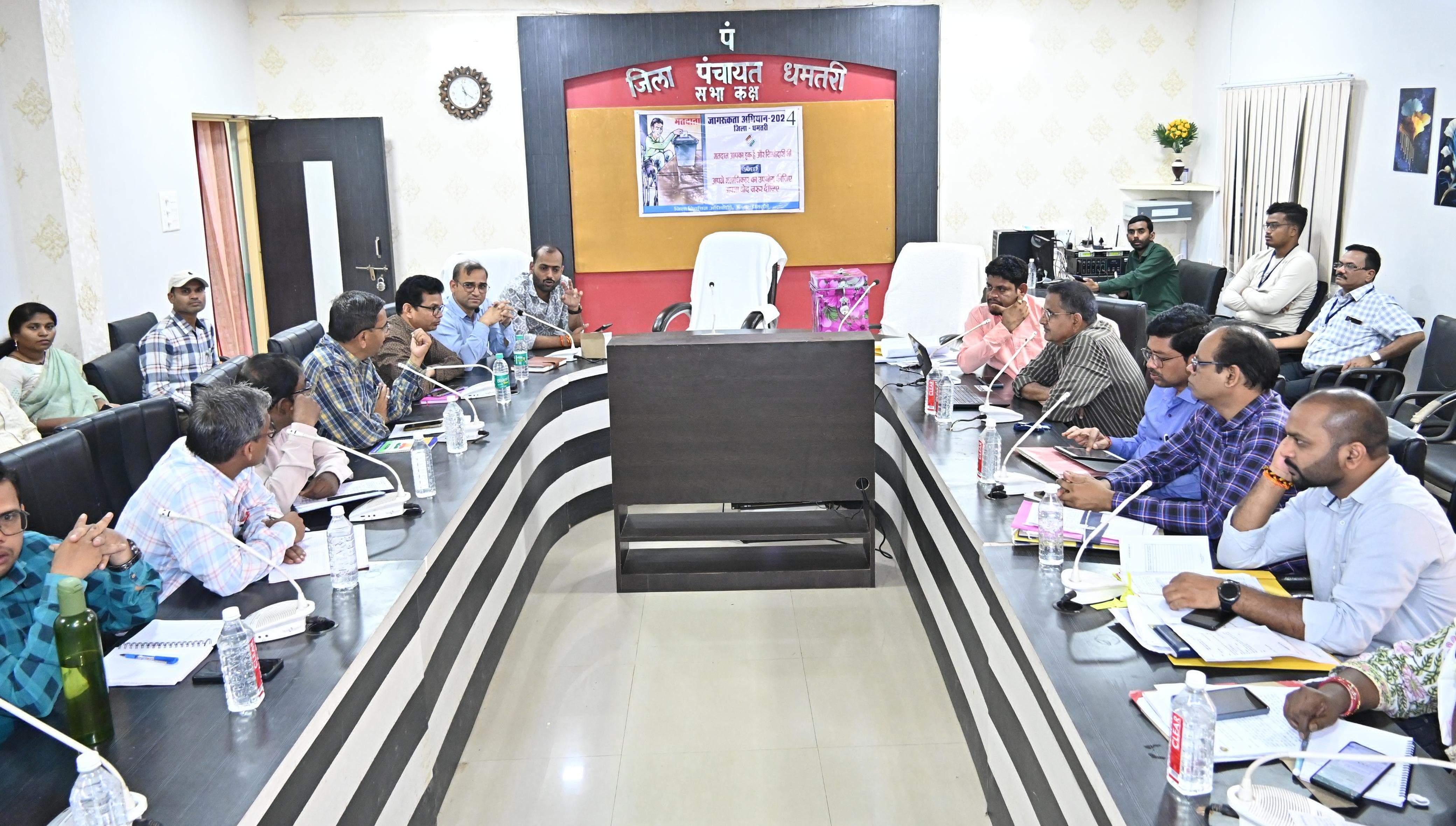 85 वर्ष से अधिक व दिव्यांग मतदाताओं को होम वोटिंग की सुविधा देने प्रशिक्षण