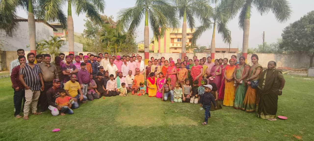कोष्ठी हल्बा समाज ने मनाया होली मिलन कोष्ठी हल्बा समाज ने मनाया होली मिलन