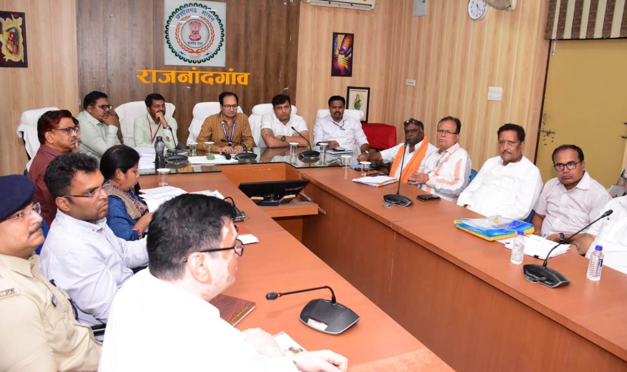 प्रतिनिधियों को दी आदर्श आचार संहिता की जानकारी