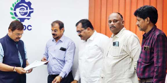 इंटक ने रखी जल्द वेतन समझौता व ठेका मजदूरों को नियमित करने की मांग