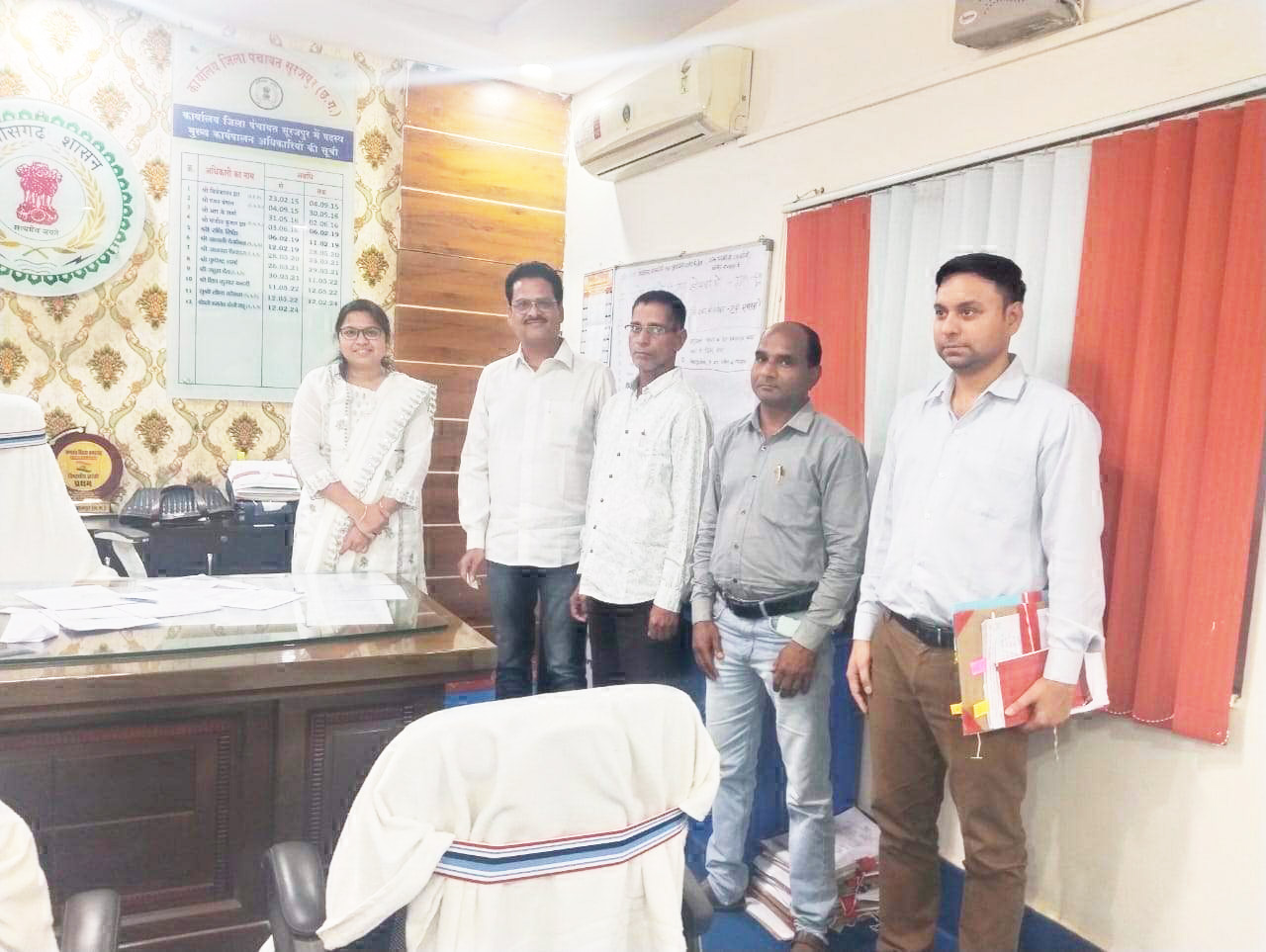 सीईओ ने प्रोत्साहन राशि देकर शिक्षकों के ‘संयुक्त संवेदना योजना’ में की सहभागिता