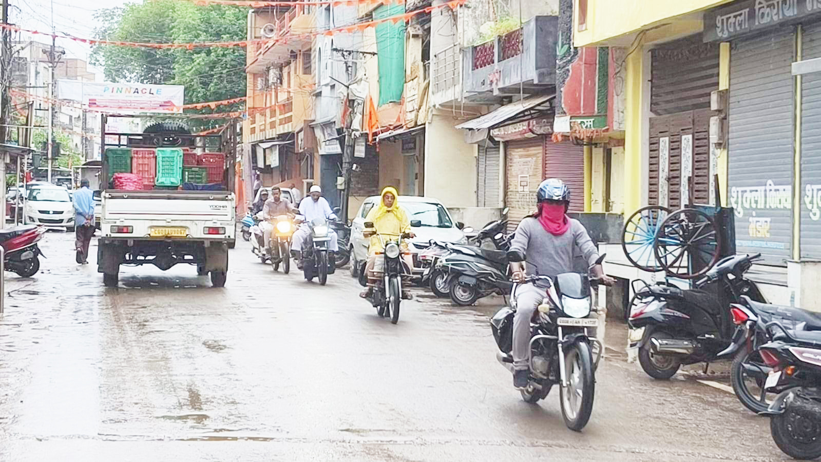 बेमौसम बारिश से गर्मी गायब बेमौसम बारिश से गर्मी गायब