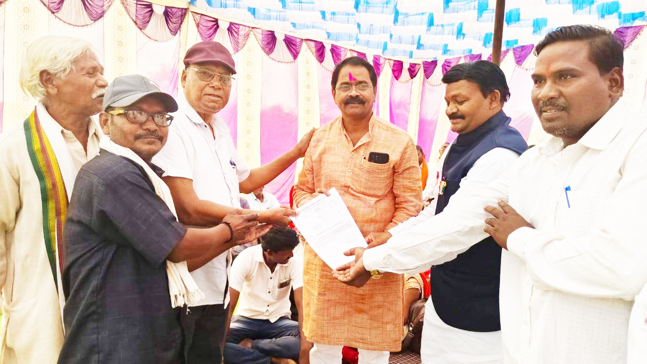 धीवर समाज के प्रांतीय आमसभा में शामिल हुए विधायक इन्द्र साव धीवर समाज के प्रांतीय आमसभा में शामिल हुए विधायक इन्द्र साव