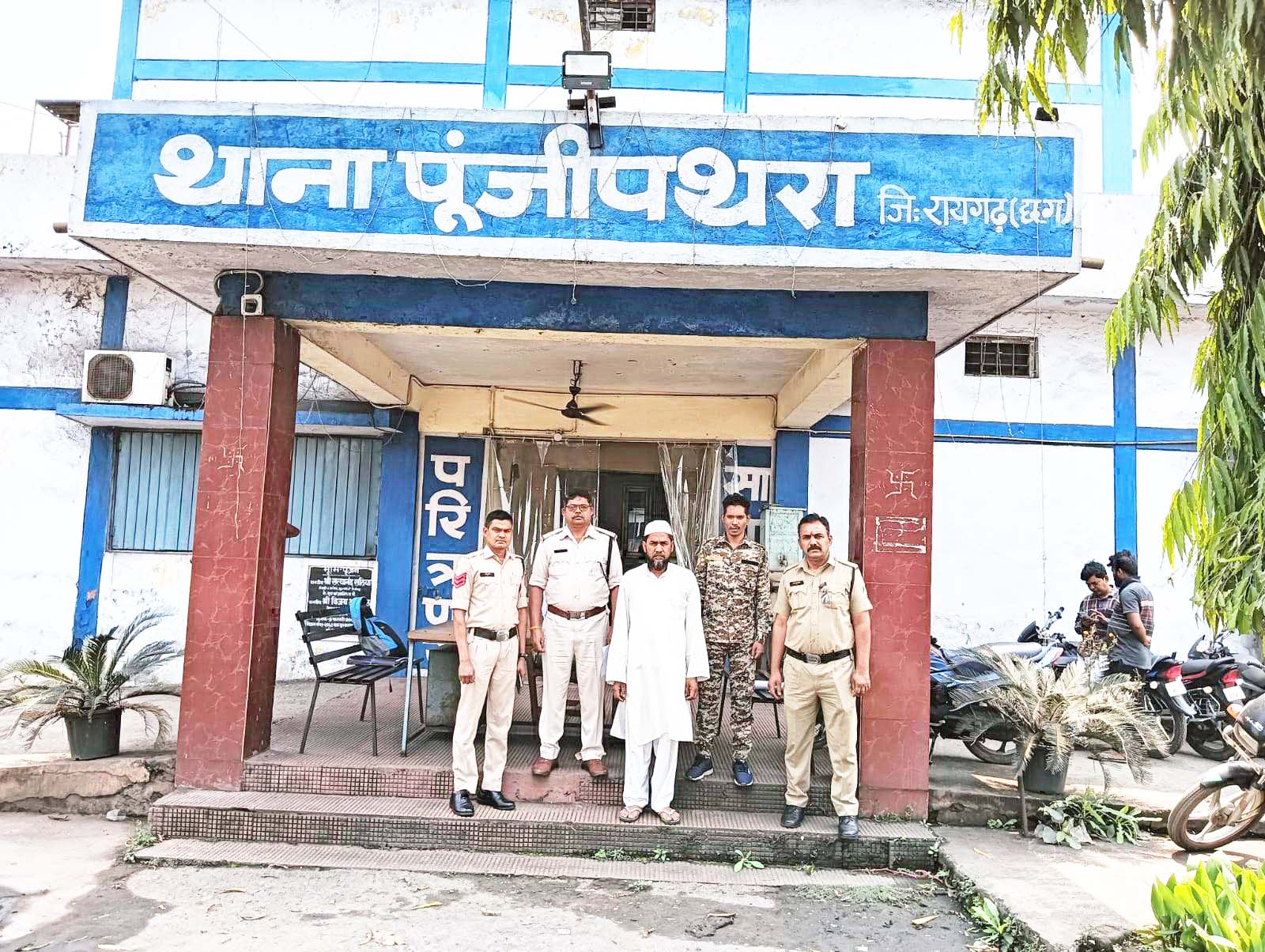 14 साल से फरार हत्या व लूट का आरोपी हरियाणा से बंदी 14 साल से फरार हत्या व लूट का आरोपी हरियाणा से बंदी