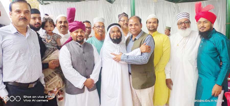 हर्षोल्लास से मनी ईद हर्षोल्लास से मनी ईद