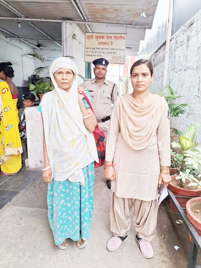 विवाद: मौसी पर पेट्रोल डालकर लगाई आग, महिला गिरफ्तार