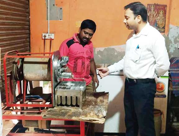 बर्फ फैक्ट्री में सफाई की कमी, मालिक को फटकार बर्फ फैक्ट्री में सफाई की कमी, मालिक को फटकार