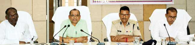 संभागायुक्त ने ली चुनाव तैयारी बैठक