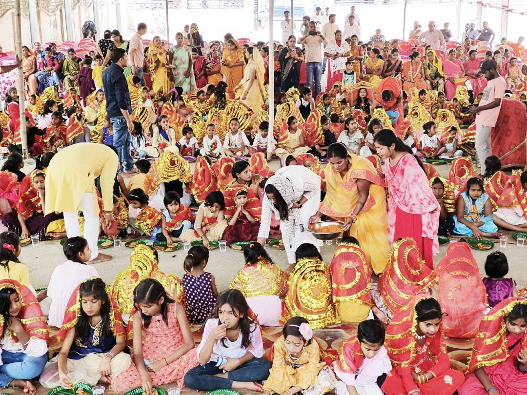 छत्तीसगढ़ हेल्प वेलफेयर सोसायटी ने 400 कन्याओं का पूजन कर दिए उपहार