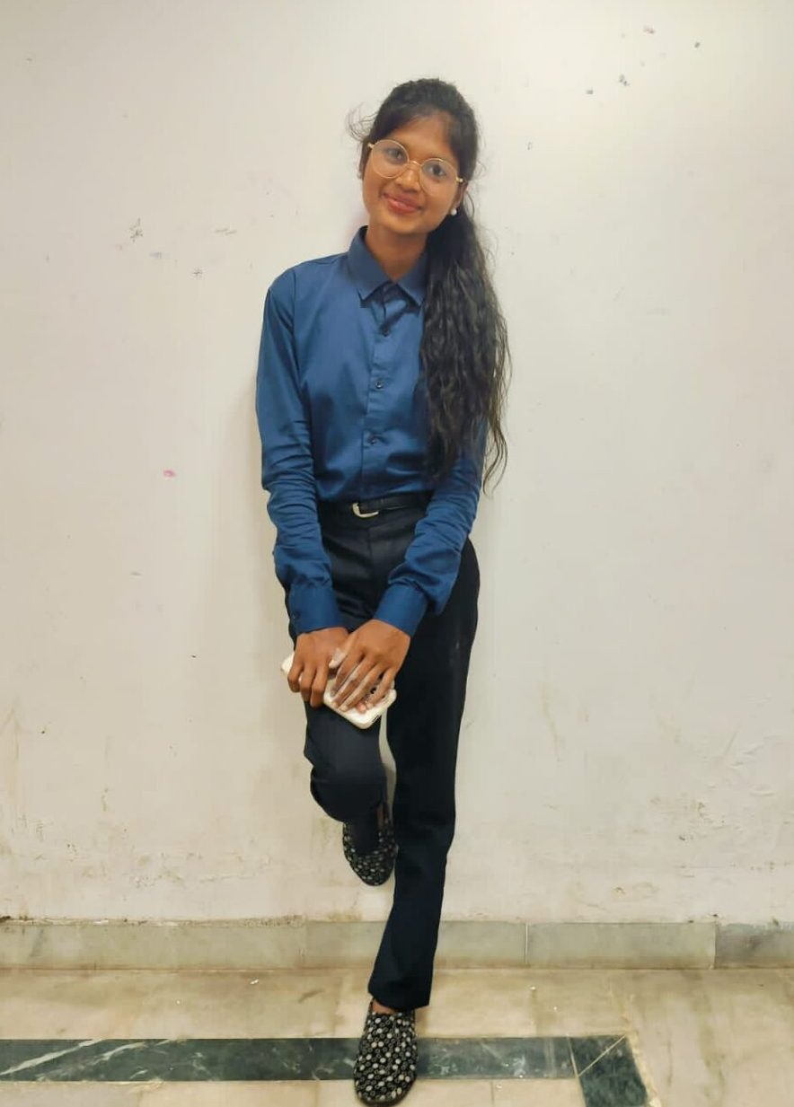 सड़क किनारे खड़ी युवती को मालवाहक ने रौंदा, मौत