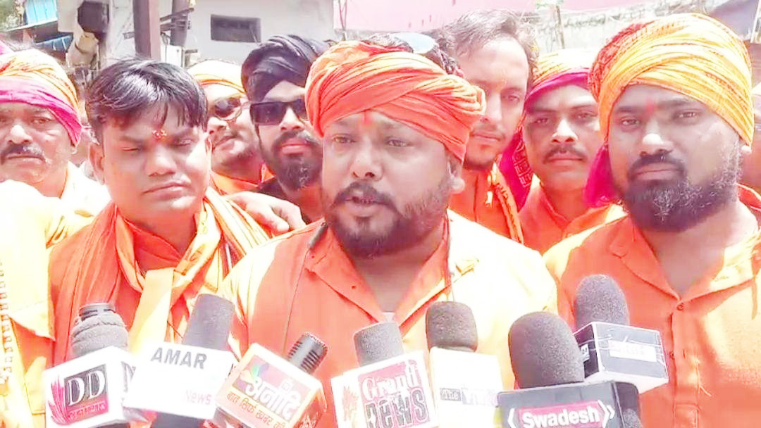 बजरंग सेना ने निकाली शोभायात्रा