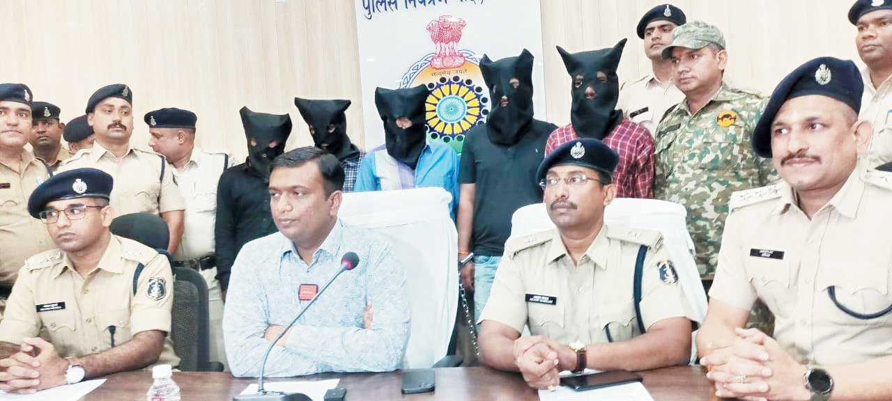 अंतरराज्यीय पत्थर गिरोह का भंडाफोड़, 8 बंदी