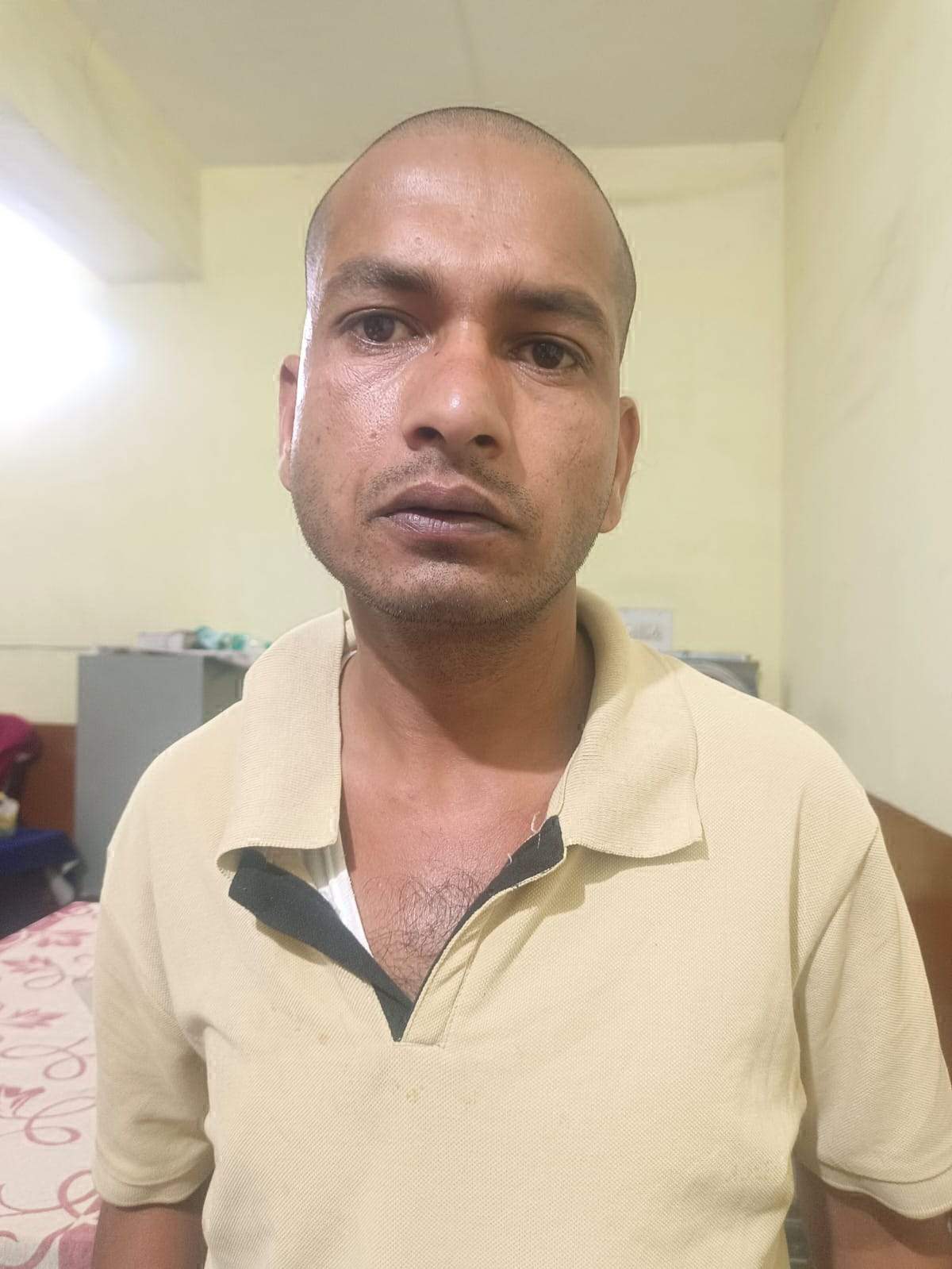 नशीली इंजेक्शन संग एक बंदी नशीली इंजेक्शन संग एक बंदी