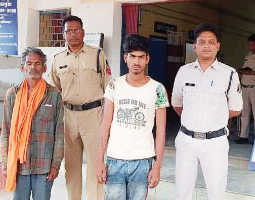 मवेशियों को बूचडख़ाना ले जाते 2 बंदी मवेशियों को बूचडख़ाना ले जाते 2 बंदी