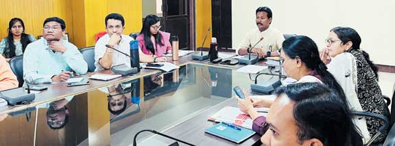 समय-सीमा में करें सभी कार्यों का निपटारा-कलेक्टर समय-सीमा में करें सभी कार्यों का निपटारा-कलेक्टर