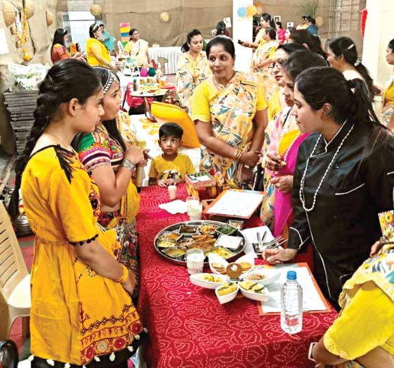 कुकिंग प्रतिस्पर्धा में महिलाओं ने बनाए पारंपरिक लाजवाब व्यंजन कुकिंग प्रतिस्पर्धा में महिलाओं ने बनाए पारंपरिक लाजवाब व्यंजन