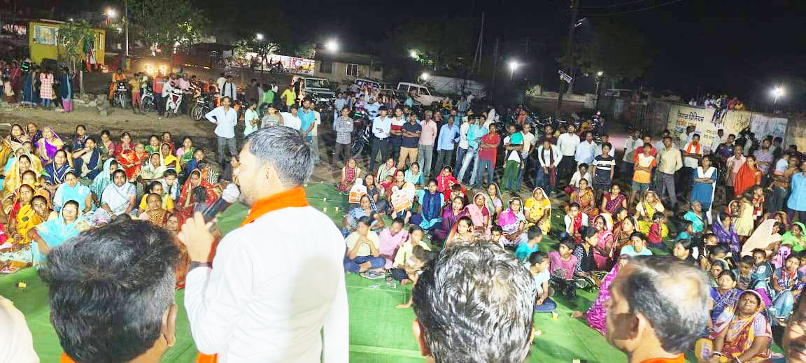 घोटाले की सरकार के मुखिया को जनता सबक सिखाएगी- अनुज घोटाले की सरकार के मुखिया को जनता सबक सिखाएगी- अनुज