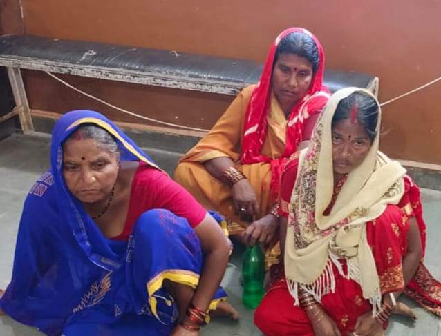 महामाया मंदिर से मंगलसूत्र खींचने वाली 3 महिलाएं गिरफ्तार महामाया मंदिर से मंगलसूत्र खींचने वाली 3 महिलाएं गिरफ्तार