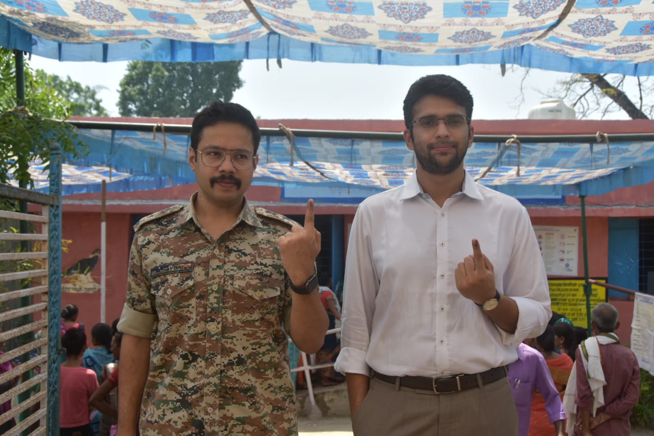 कलेक्टर - एसपी ने डाले वोट