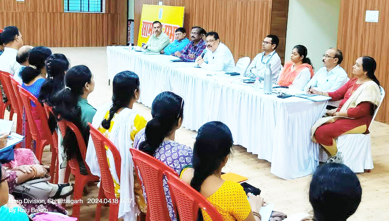 वाहन प्रभारियों को प्रशिक्षण वाहन प्रभारियों को प्रशिक्षण
