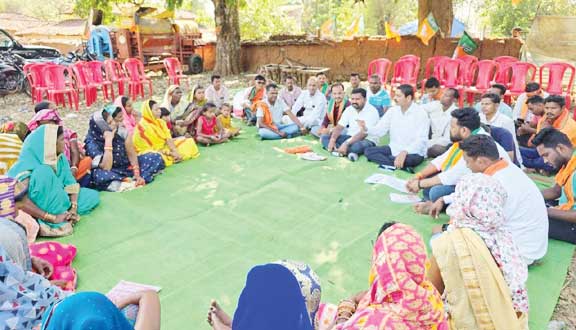 ग्रामीण संग मडिय़ा पेज पर चर्चा ग्रामीण संग मडिय़ा पेज पर चर्चा