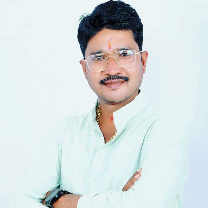 कांग्रेस प्रत्याशी बीरेश के लिए डोर-टू-डोर जनसम्पर्क-बैठक कांग्रेस प्रत्याशी बीरेश के लिए डोर-टू-डोर जनसम्पर्क-बैठक
