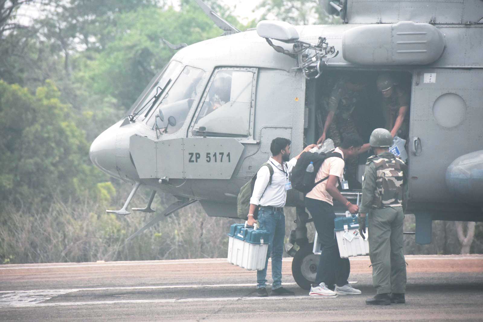 दूरस्थ मतदान केंद्र के दलों की वापसी