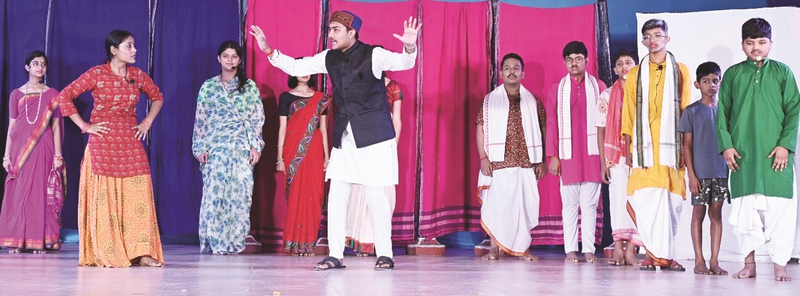 अंतर्दलीय नाट्य स्पर्धा पर राणा दल का कब्जा राजकुमार कॉलेज में लगी प्रतिभाओं की लड़ी अंतर्दलीय नाट्य स्पर्धा पर राणा दल का कब्जा राजकुमार कॉलेज में लगी प्रतिभाओं की लड़ी