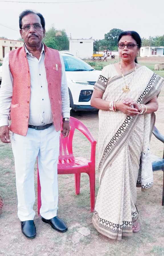 पुरोबी वर्मा जुटी मोदी का हाथ मजबूत करने में, प्रत्याशी भोजराज का कर रहीं प्रचार