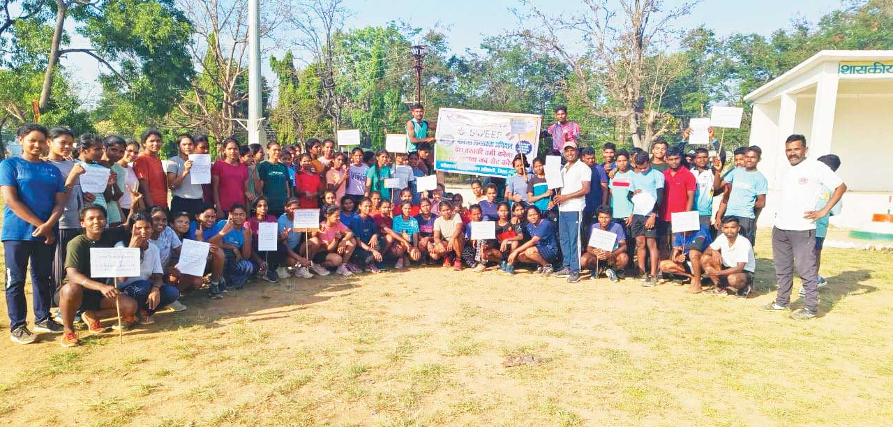 पूर्व सैनिकों ने निकाली मतदाता जागरूकता रैली पूर्व सैनिकों ने निकाली मतदाता जागरूकता रैली